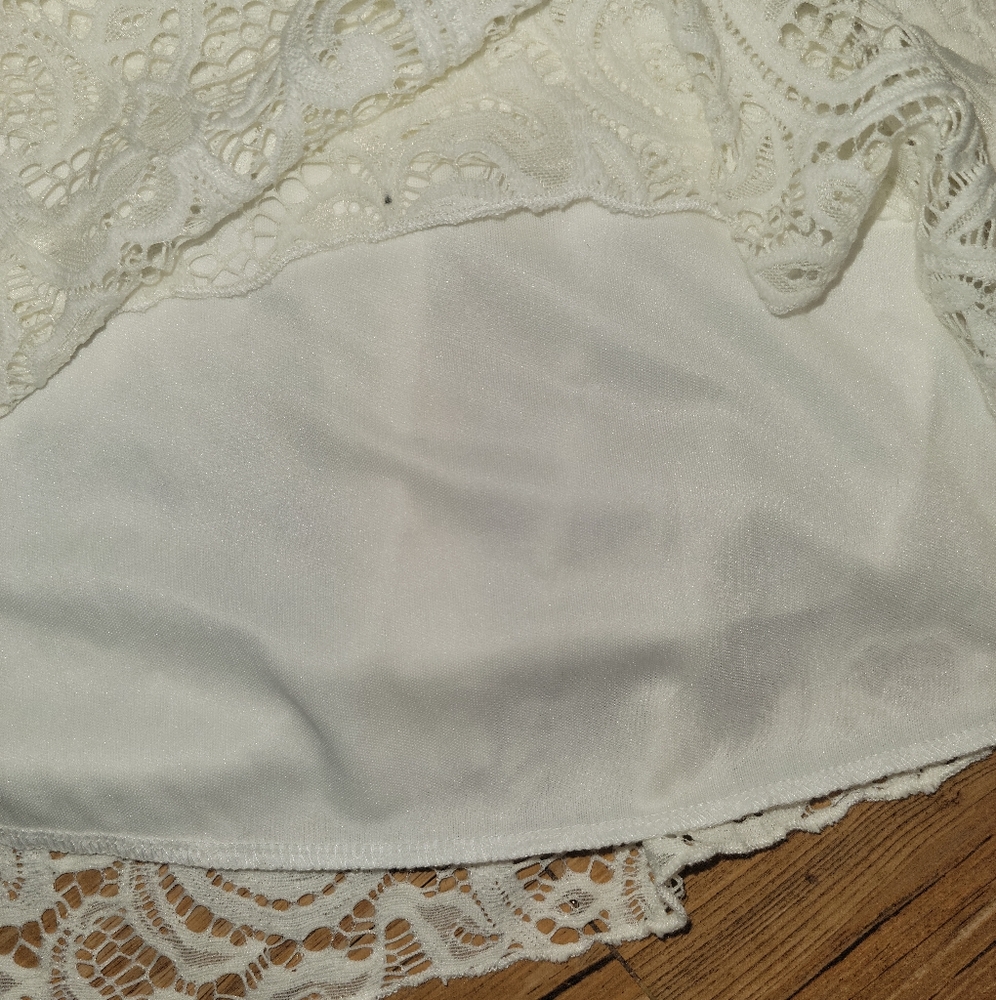 Nwt - Free Kisses White lace tank Size M - Picture 5 of 5